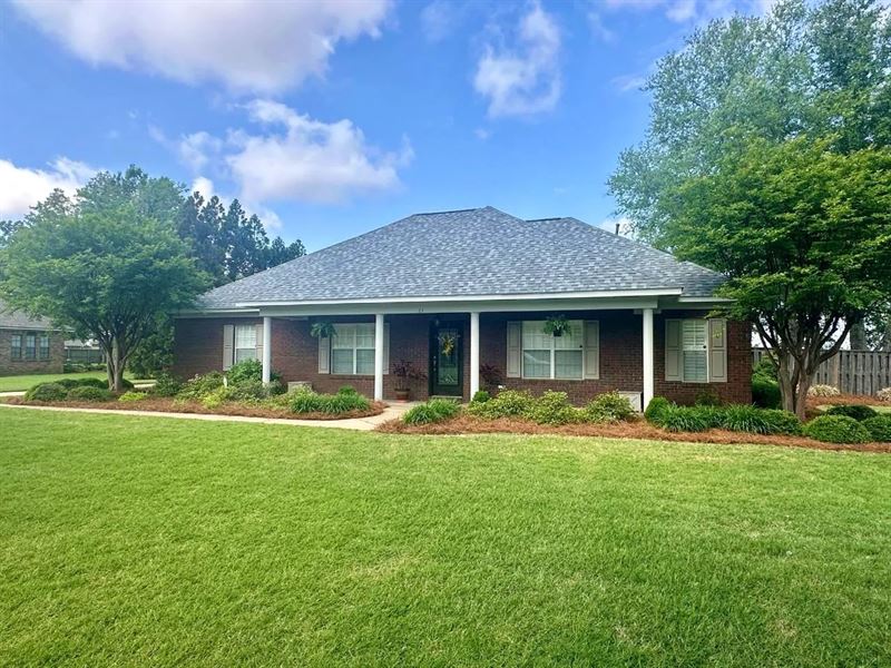 Home in Bolivar County At 23 Oakrid : Cleveland : Bolivar County : Mississippi