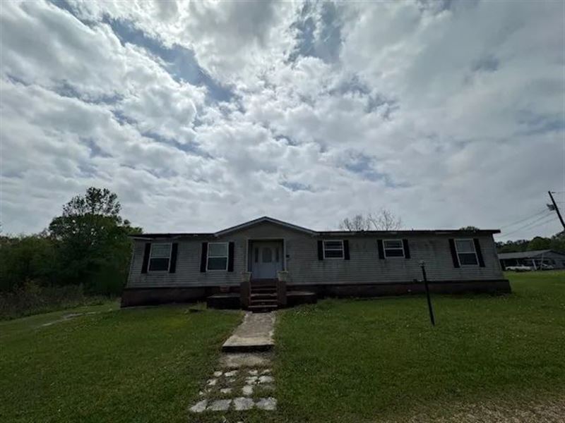 Doublewide On 7.5 Acres / Lee Magee : Tylertown : Walthall County : Mississippi