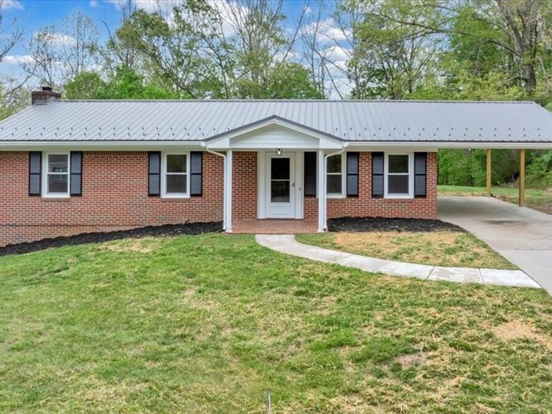 2,231 Square Foot : Bassett : Henry County : Virginia