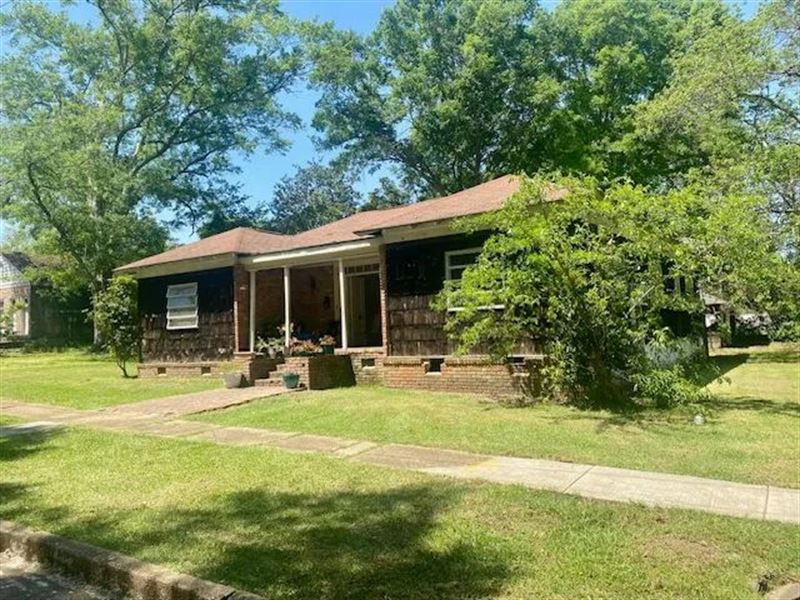 134 New York Ave McComb, MS 39648 : McComb : Pike County : Mississippi