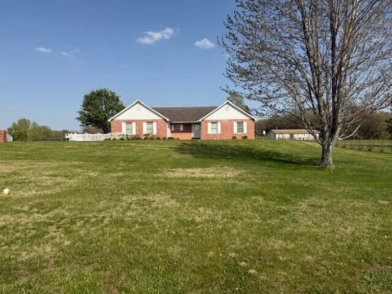 4 Bed/2 Bath Walkout Unfinished Bas : Mountain View : Howell County : Missouri