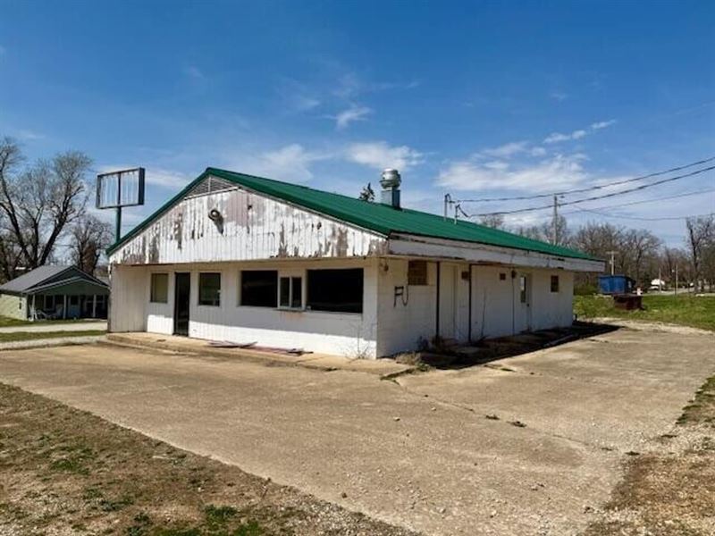 1496 Sq. Ft Commercial Building : Summersville : Texas County : Missouri