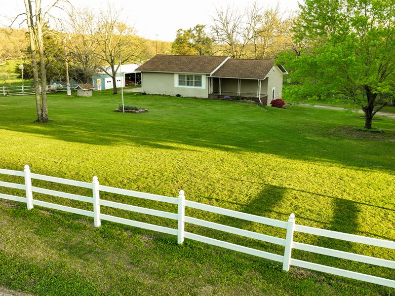 4.39 Acres in Willow Springs, Missouri : Willow Springs : Howell County : Missouri