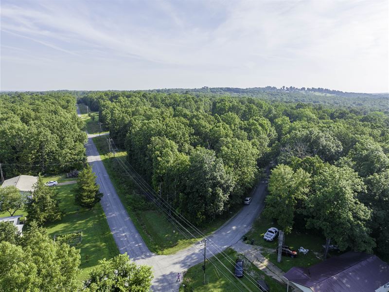 Large Corner Lot in Prime Location : Horseshoe Bend : Izard County : Arkansas