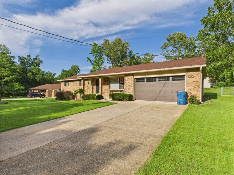 Charming, Updated 4-Bed Home in Pop : Poplar Bluff : Butler County : Missouri