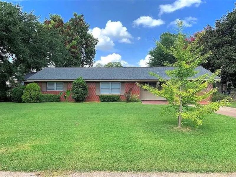 Home in Sunflower County At 111 : Indianola : Sunflower County : Mississippi