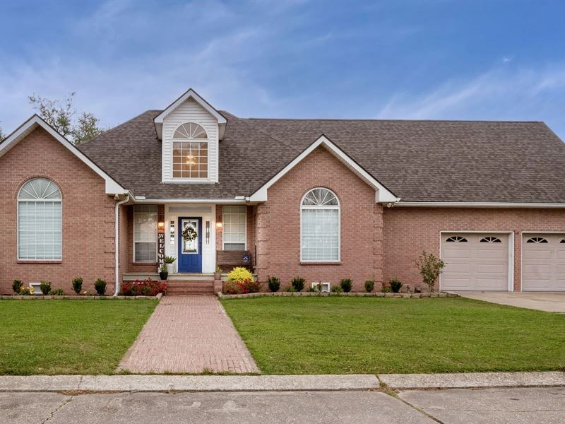 Heavenly Lakeshore Retreat for Sale : Covington La : Saint Tammany Parish : Louisiana