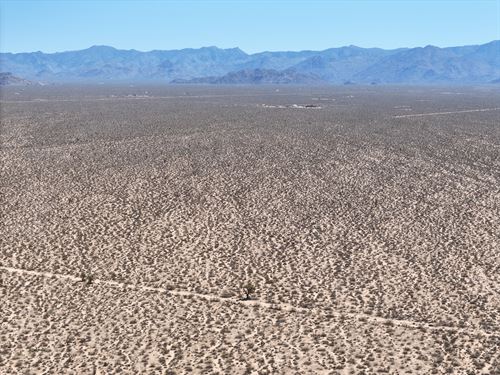 2.07 Acre Mohave Co Getaway : Lake Havasu City : Mohave County : Arizona