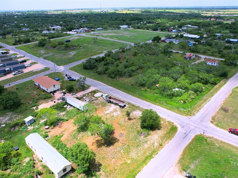 .16 Acre, All Utilities : Karnes City : Karnes County : Texas