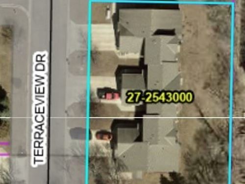 Townhome Complex Litchfield MN : Litchfield : Meeker County : Minnesota