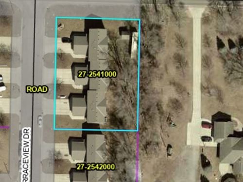 Townhome Complex Litchfield MN : Litchfield : Meeker County : Minnesota