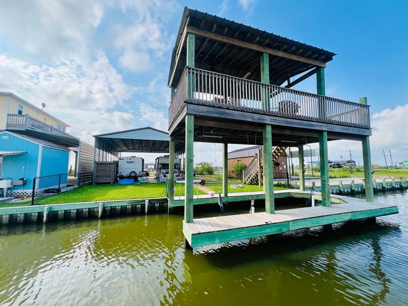 1102 Gator Point, Bolivar Peninsul : Crystal Beach : Galveston County : Texas