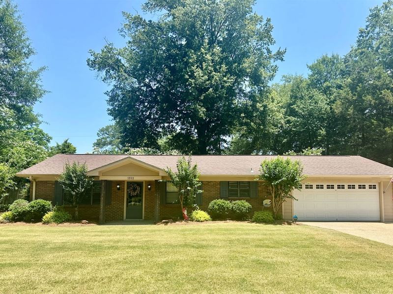 Home in Bolivar County At 1352 Memo : Cleveland : Bolivar County : Mississippi