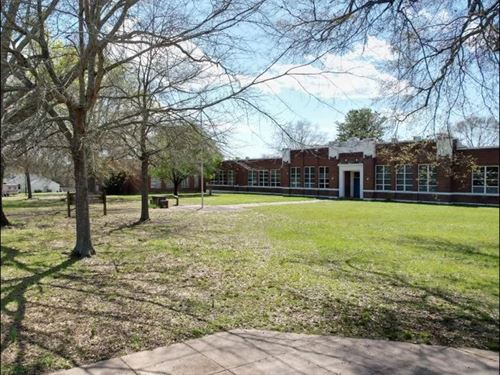 5 Acres in Madison County With Spe : Flora : Madison County : Mississippi