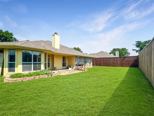 1216 E. 6th St Krum, TX : Krum : Denton County : Texas