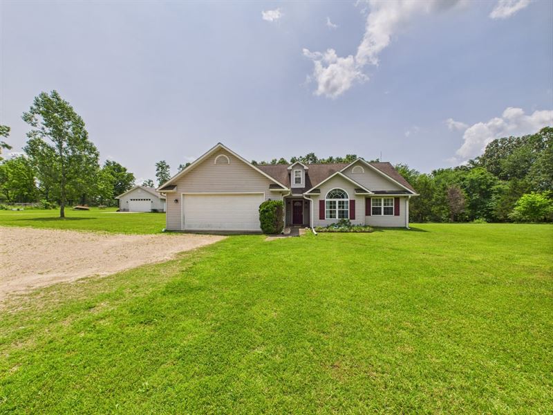 Move-In Ready 3 Bed, 2 Bath Home : Doniphan : Ripley County : Missouri