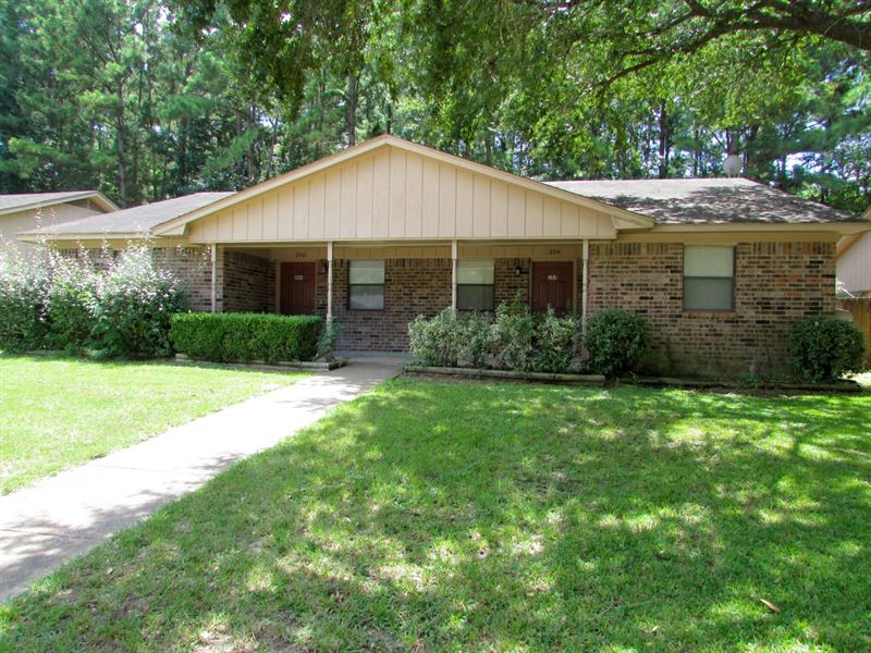 221 Lakeridge Duplex, 2-Bed/1.5-Ba : Huntsville : Walker County : Texas