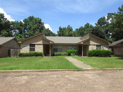 205 Lakeridge Duplex, 2-Bed/1.5-Ba : Huntsville : Walker County : Texas