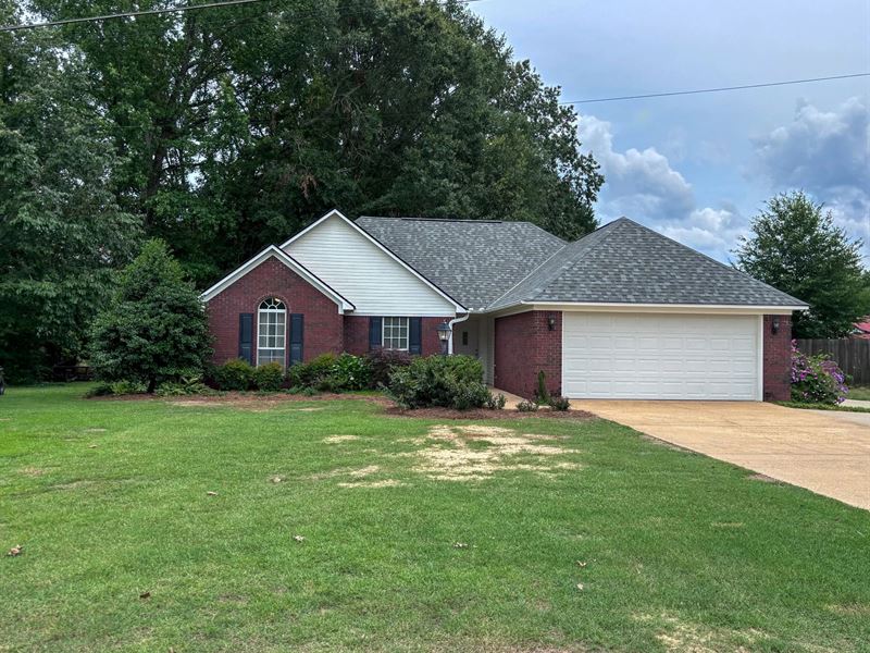 Ranch-Style Home in Lafayette Count : Oxford : Lafayette County : Mississippi