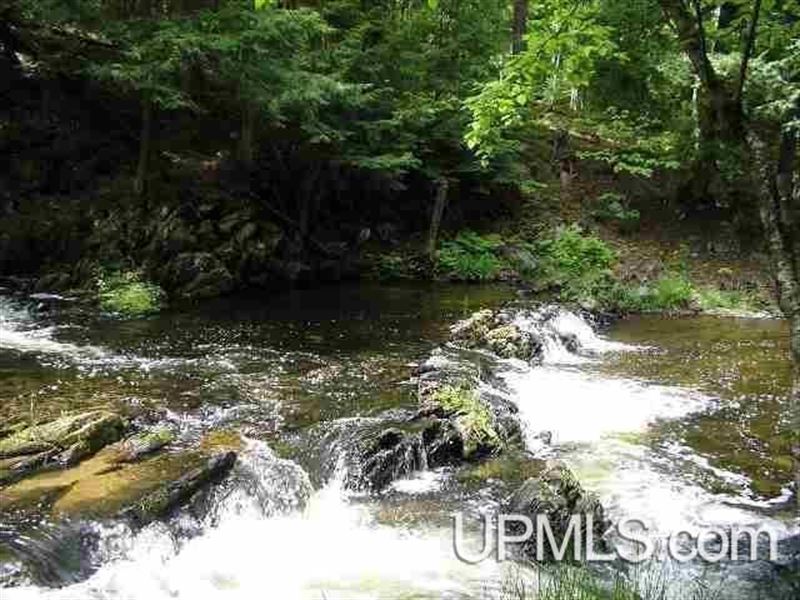 Exceptional Waterfront Retreat : L'anse : Baraga County : Michigan