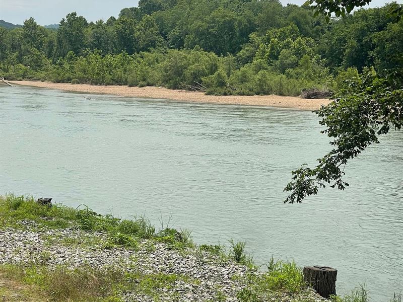 2-Bed River Cabin for Sale in Donip : Doniphan : Ripley County : Missouri