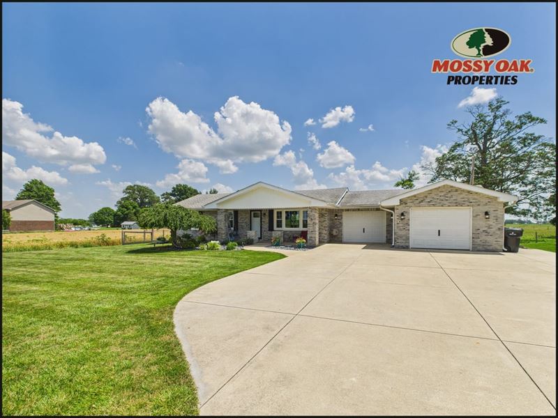 Charming Brick Ranch Home in Lapel : Anderson : Madison County : Indiana