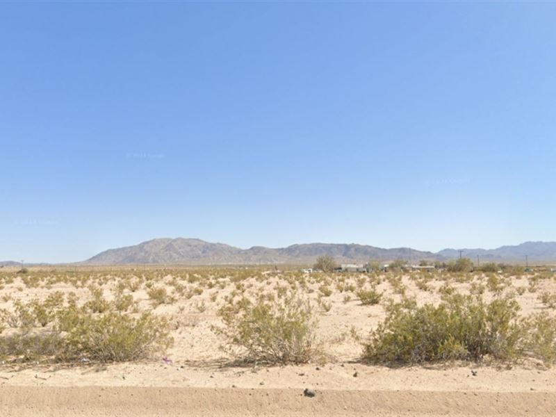 Over 4 Acres Corner Lot in CA : Twentynine Palms : San Bernardino County : California