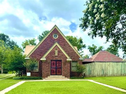 Home in Bolivar County at 14 Fava : Alligator : Bolivar County : Mississippi