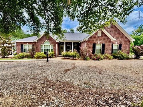 Charming Brick Home Scenic Pond Vie : McComb : Pike County : Mississippi