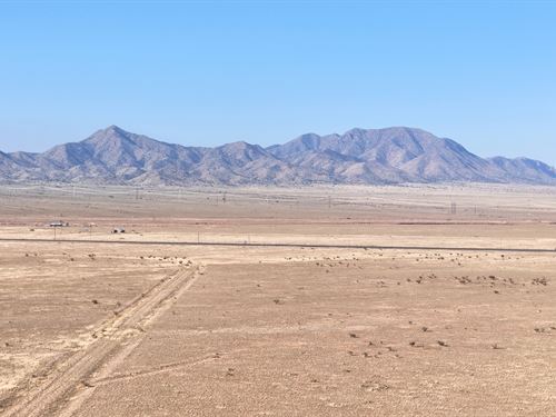 Peaceful Land with Mountain Views : Belen : Valencia County : New Mexico