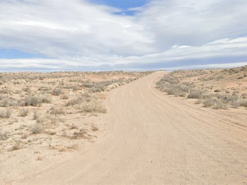 Wide Open Lot Near Development : Los Lunas : Valencia County : New Mexico