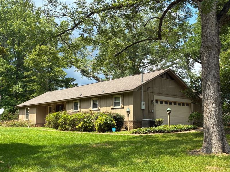 House and 10 Acres of Pastureland : Eutaw : Greene County : Alabama
