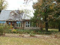 4 Bed/2.5 Bath Stone & Wood Home : Mountain View : Howell County : Missouri