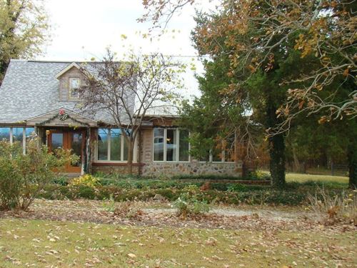 4 Bed/2.5 Bath Stone & Wood Home : Mountain View : Howell County : Missouri