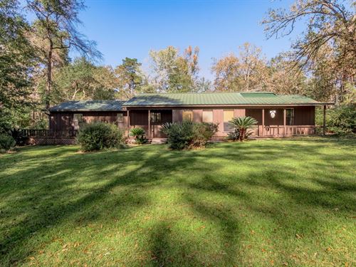 4.9 Acres, 1153 Southwood Drive : Huntsville : Walker County : Texas