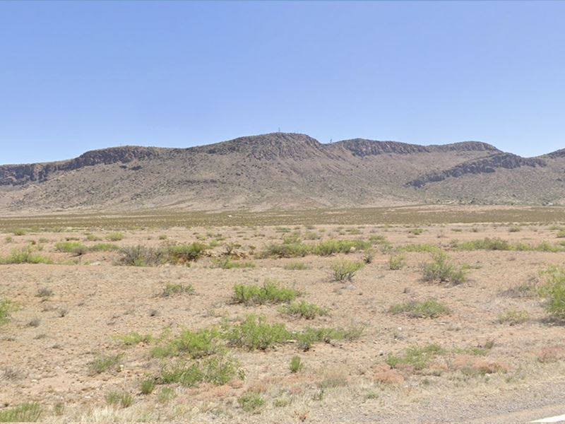 Own This Fantastic Corner Lot : Deming : Luna County : New Mexico