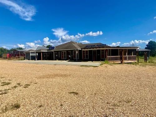 Commercial Building On 2104 Airport : McComb : Pike County : Mississippi
