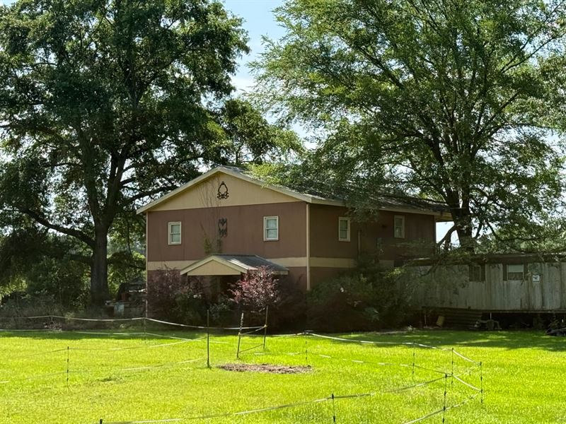 Garage Apartment : Tallassee : Macon County : Alabama