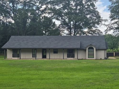 Gorgeous Home in The Country : Ramer : Montgomery County : Alabama