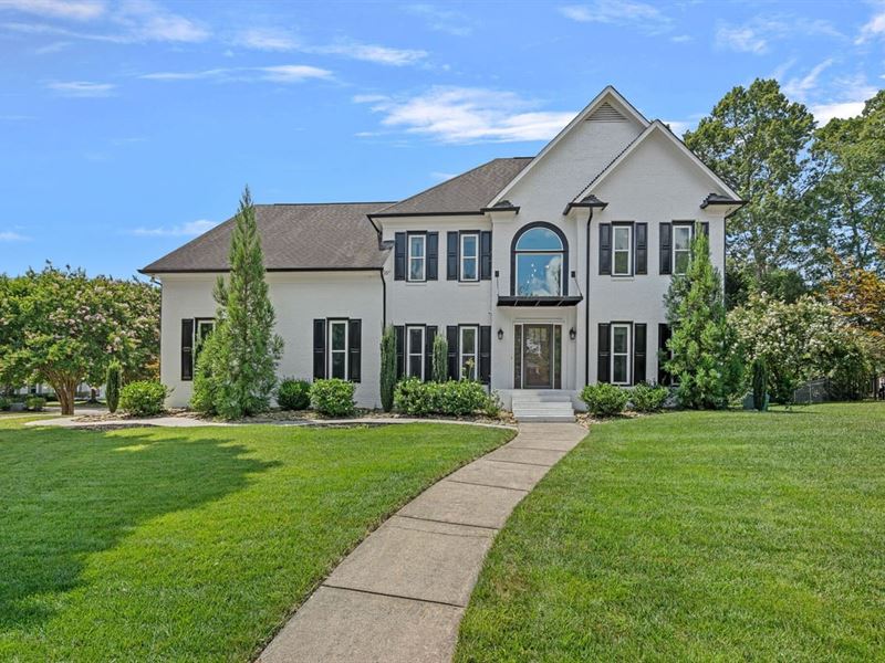 4Bd/3.5Ba Home, 8948 Devonshire Dr : Huntersville : Mecklenburg County : North Carolina