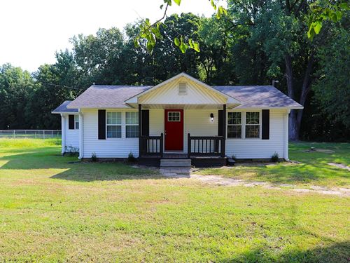 2-Bed 1-Bath Move-In Ready Home : Poplar Bluff : Butler County : Missouri