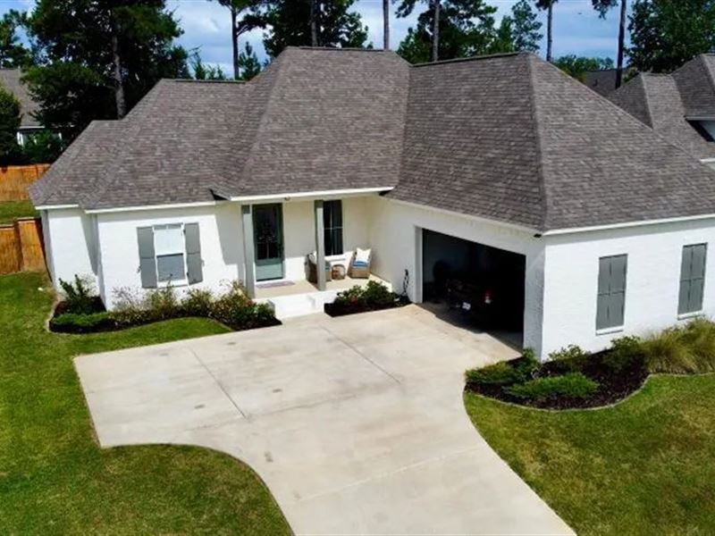 Home in Madison County At 112 Seymo : Madison : Madison County : Mississippi