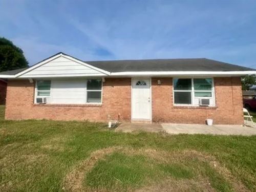 Home in Sunflower County at 80 East : Moorhead : Sunflower County : Mississippi