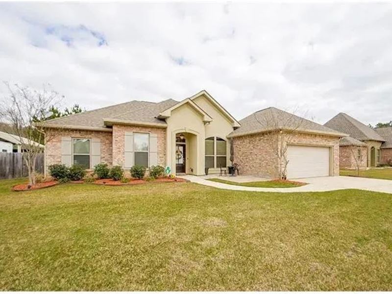 Home At 22087 South Ridge Drive : Ponchatoula : Tangipahoa Parish : Louisiana