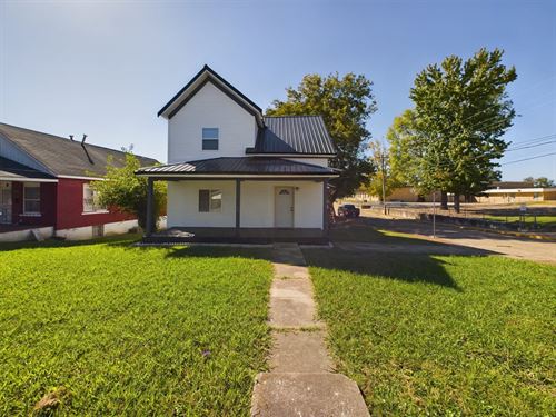 Beautifully Remodeled 3-Bed, 2-Bath : Poplar Bluff : Butler County : Missouri