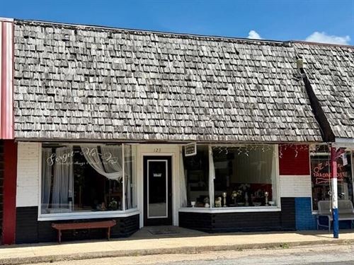 Approx 1624 Sq. Ft of Floor Space : Mountain View : Howell County : Missouri