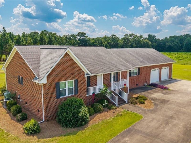 Spacious Brick Ra : Beulaville : Duplin County : North Carolina