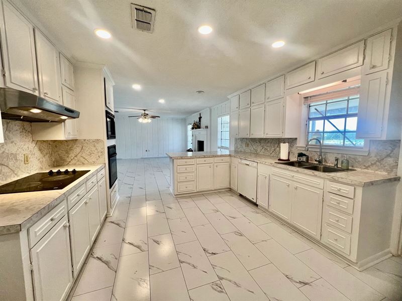 506 Oakbrook Circle McComb, MS : McComb : Pike County : Mississippi