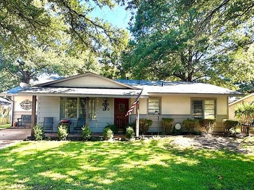 Home in Bolivar County at 1009 Harv : Cleveland : Bolivar County : Mississippi