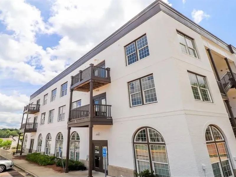 Condo in Lafayette County At 204 To : Oxford : Lafayette County : Mississippi